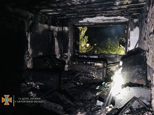Зажженная свеча стала причиной грандиозного пожара в запорожской квартире