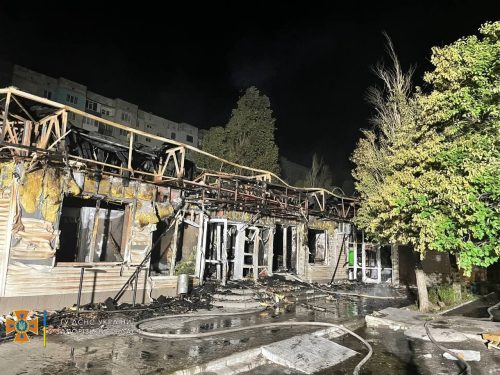 В Бердянске дотла сгорел магазин - хозяин уверен в поджоге
