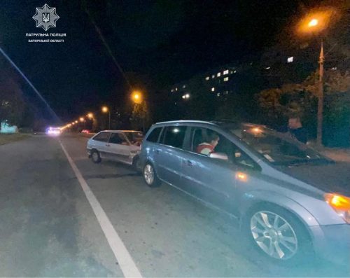 В Запорожье, на Бабурке, пьяный водитель автомобиля ВАЗ разбил три иномарки, пытаясь сбежать от ответственности