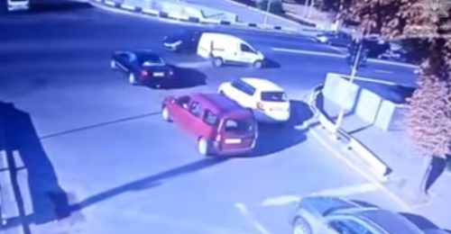 В Запорожье, на Правом берегу, столкнулись два Renault