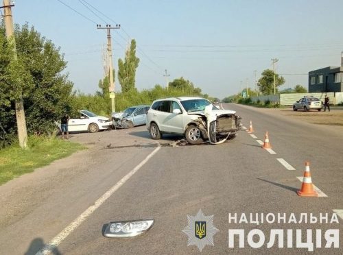 В Орехове не смогли разъехаться два авто: есть пострадавшие