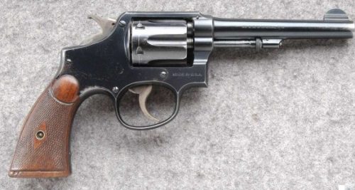 Револьвер 40-х годов из которого престарелый житель Бердянска едва не застрелил своего пасынка