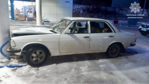 В Запорожье пьяный водитель едва не разрушил автозаправку