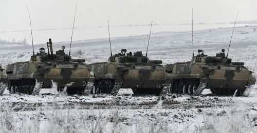 БМП-3 во время учений, проводимых вооруженными силами Южного военного округа на Кадамовском полигоне в Ростовской области