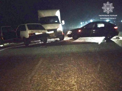 Минувшей ночью на Хортице в Запорожье столкнулись четыре авто