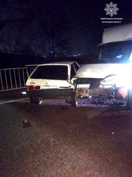 Минувшей ночью на Хортице в Запорожье столкнулись четыре авто