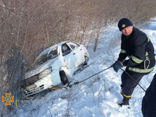 Специальные службы обеспечили проезжаемость на дорогах Запорожской области