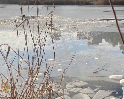 В Энергодаре спасали четырех рыбаков, провалившихся под лед