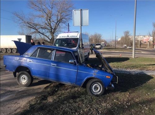 В ДТП в Бердянске пострадали трое взрослых и двое детей