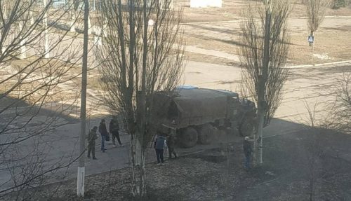 В Луганске военные проводят массовый отлов мужчин для отправки на фронт