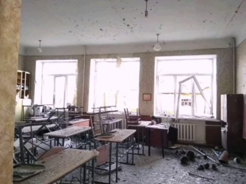 Обстреляна школа в Донецке