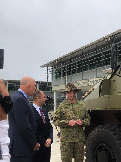Украина получила военную помощь от Австралии в виде современных бронетранспортеров Bushmaster