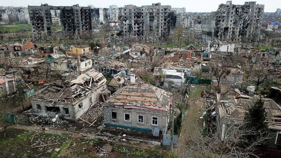 разрушенный российскими перманентными бомбежками Мариуполь