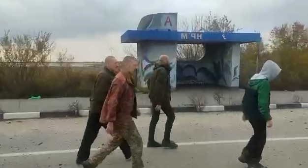 Украинские пленные возвращаются домой (с. Каменское, Запорожской области)