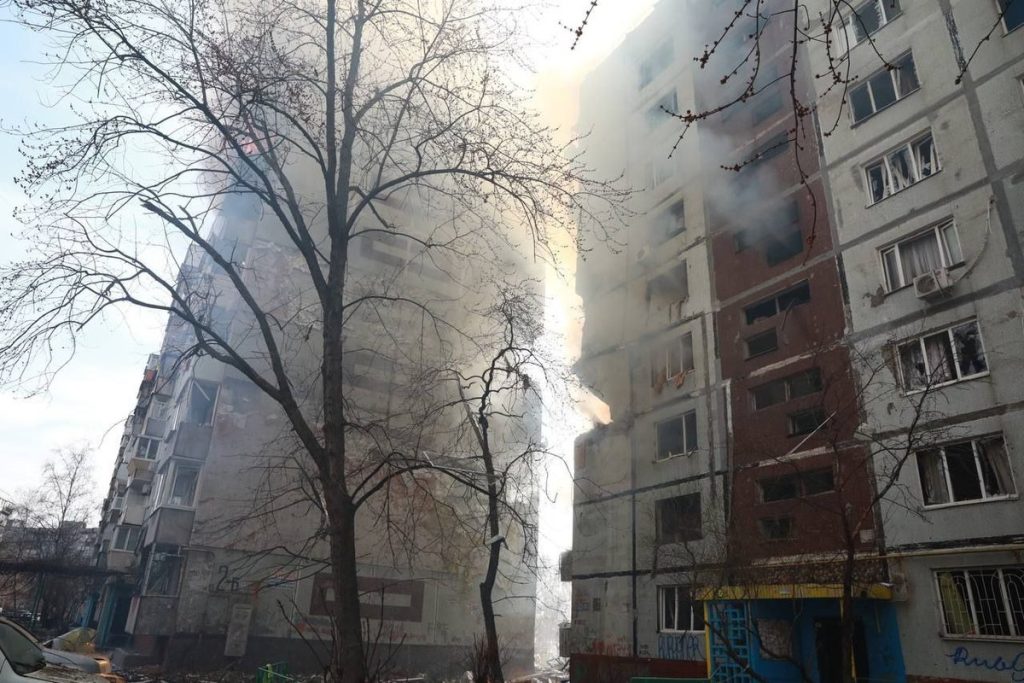 Последствие удара по запорожской многоэтажке