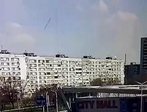Запорожье - момент удара ракеты С-300 по 9-этажке на Набережной