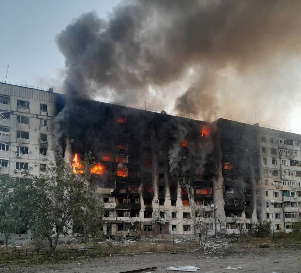рашисты разбили многоэтажку на Запорожье