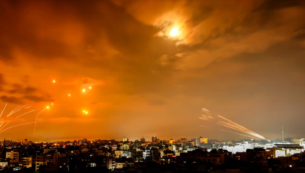 7 октября 2023 - ракетная атака Израиля Хамасом и противодействие Железным куполом
