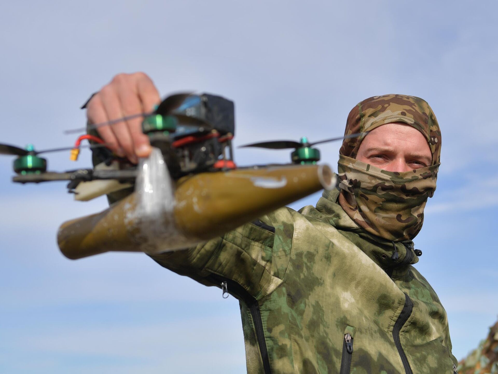Российский боевик с дроном