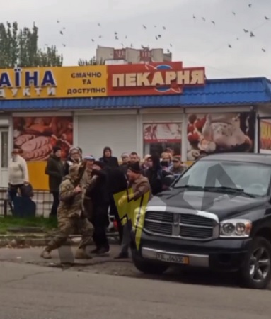 Напад на робітників ТЦК у Запоріжжі на Космосі