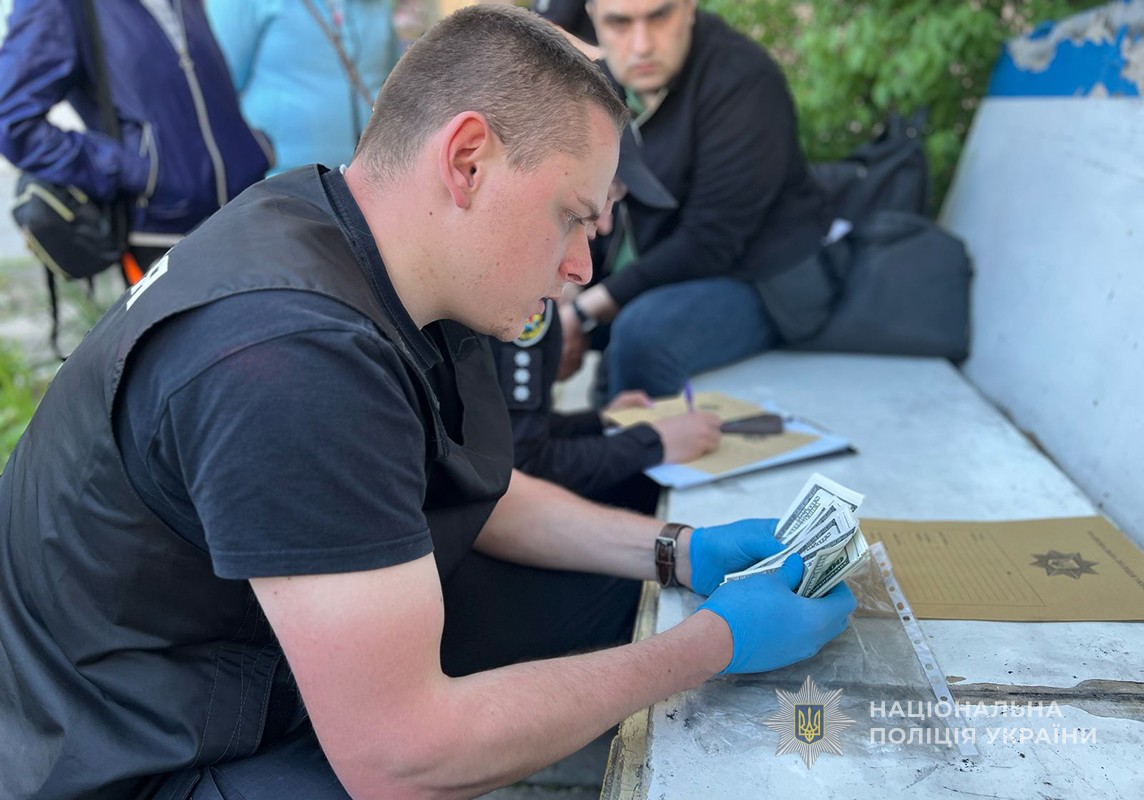 У Запоріжжі затримано ділка, який переправляв чоловіків призивного віку за кордон