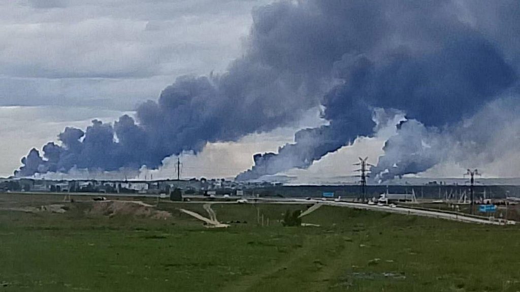 Удари по російським авіабазам
