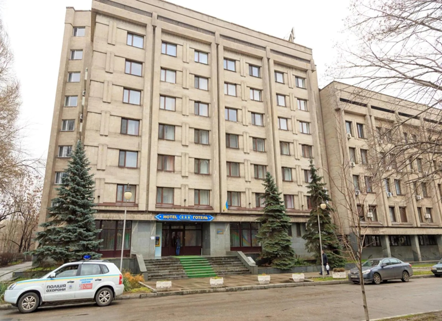Готель Україна