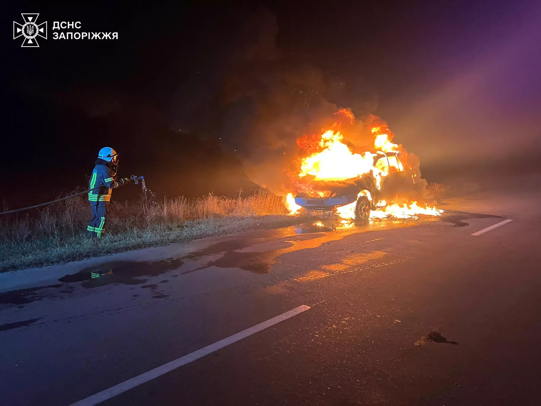 На трасі у Запорізькому районі згорів автомобіль