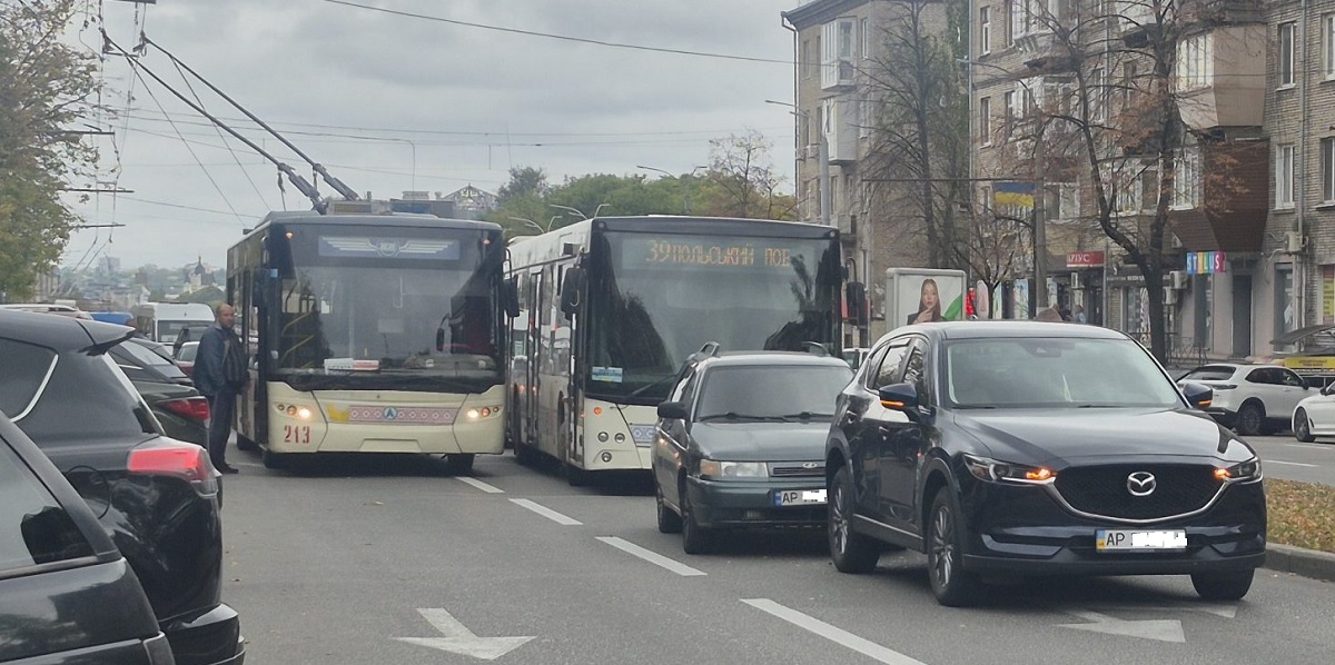 Запоріжжя, проспект Соборний-вул. Запорізька 21.10.2025 13-44