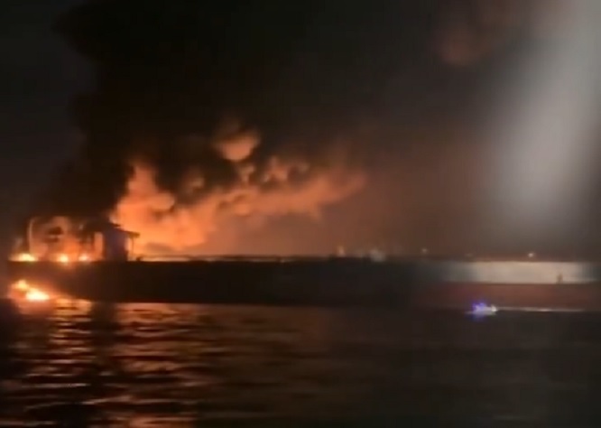 Горить танкер