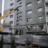 Триває відбудова двох багатоповерхівок, пошкоджених внаслідок ворожого обстрілу