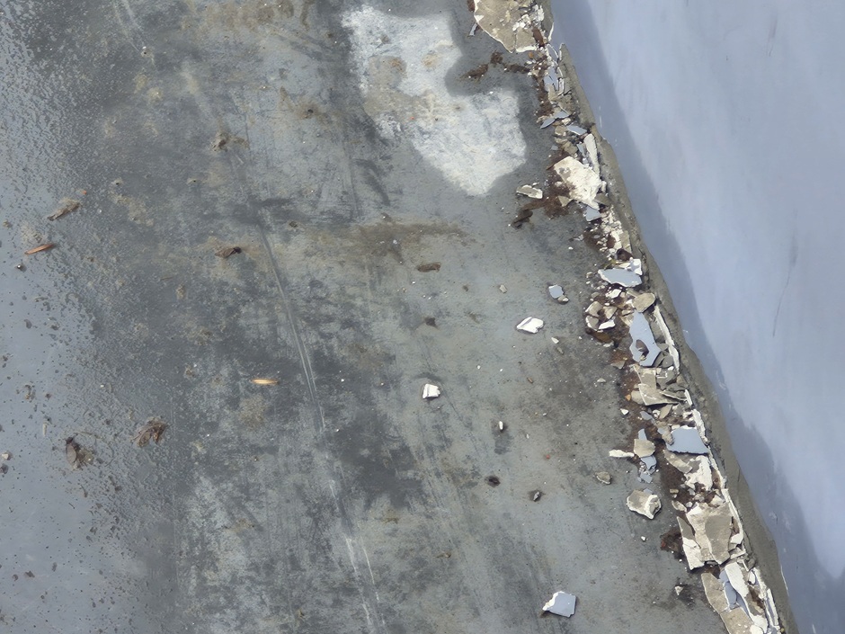 Обсипається штукатурка