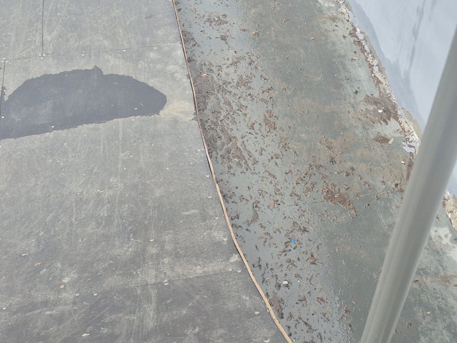 Штукатурка обсипалася