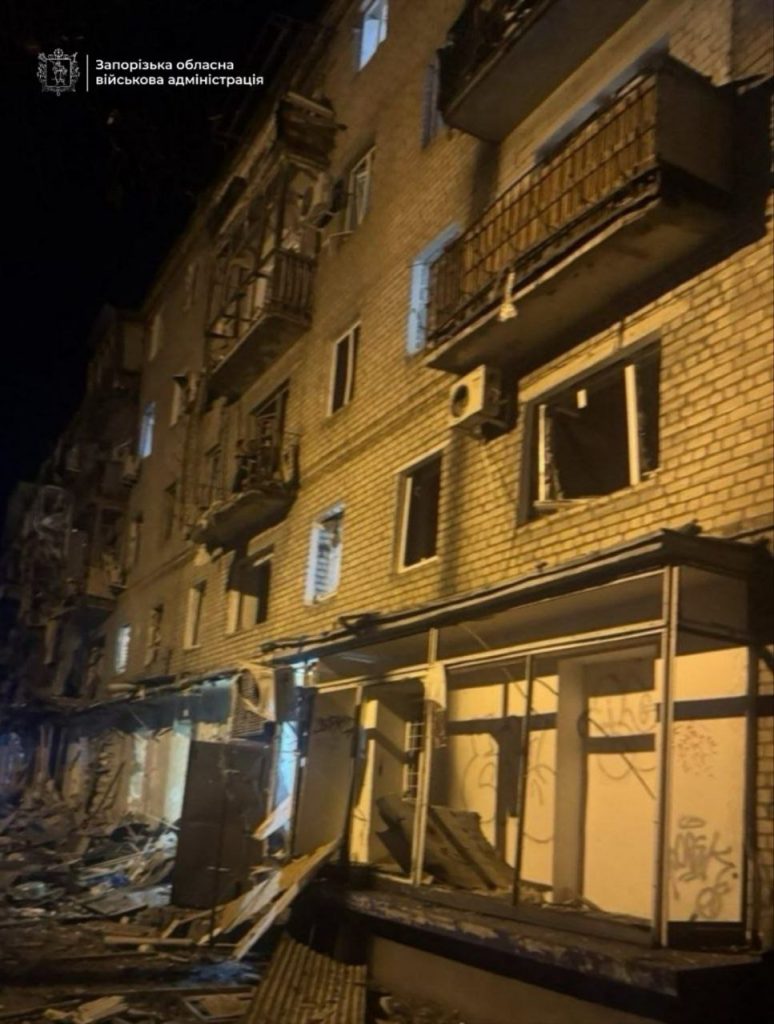 Запоріжжя - пошкоджена багатоповерхівка