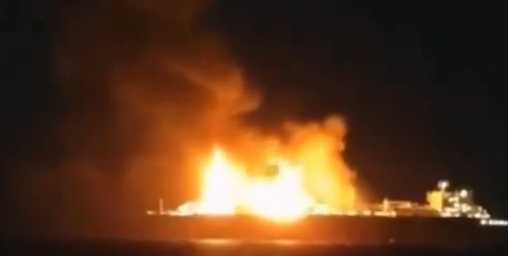 Горить російський танкер-газовоз