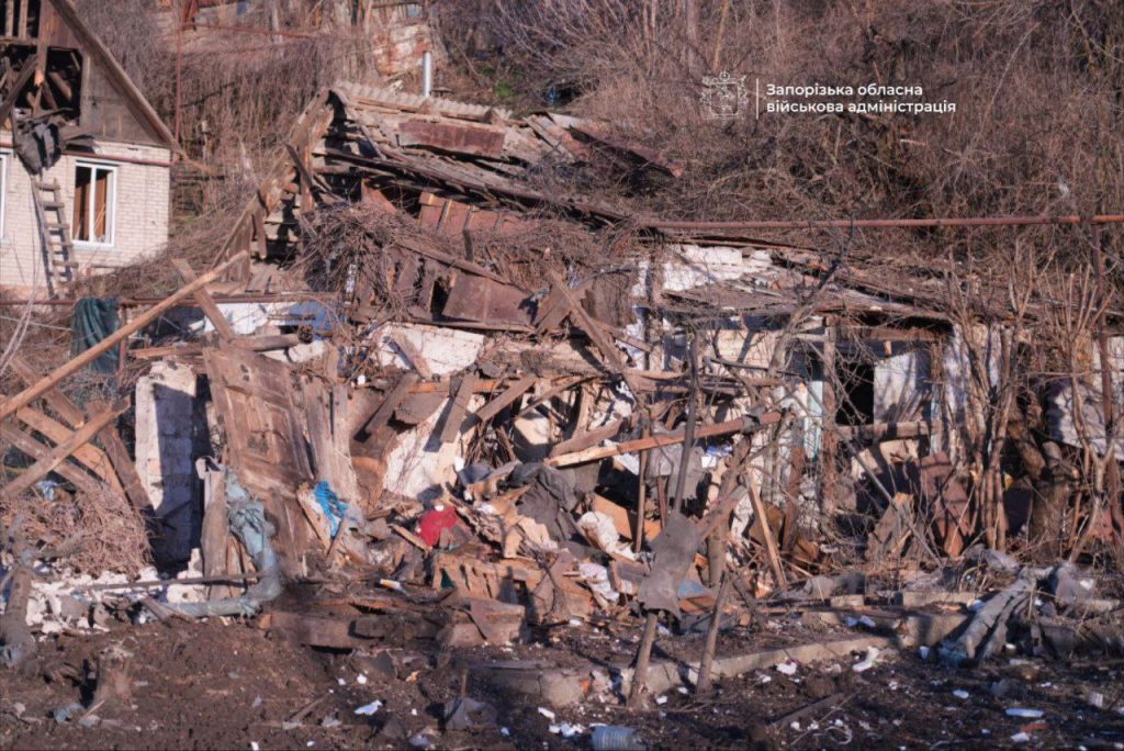 Російські загарбники атакували КАБами Запоріжжя та Запорізькый район