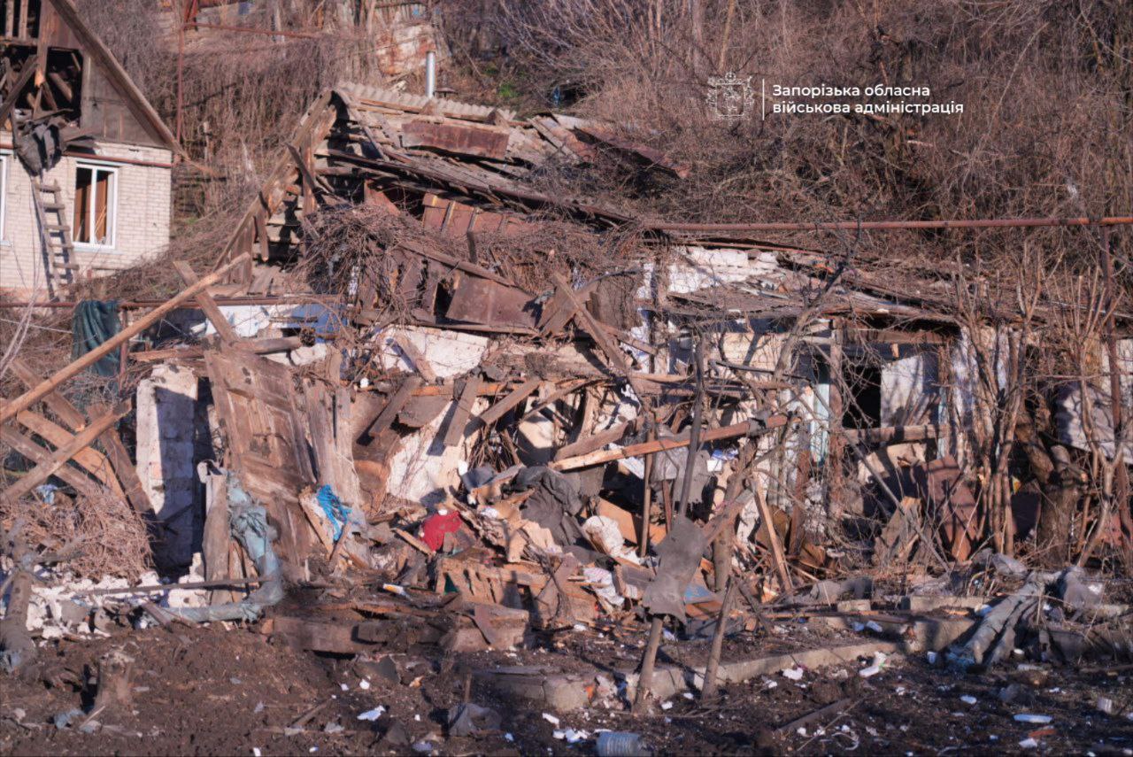 Російські загарбники атакували КАБами Запоріжжя та Запорізькый район