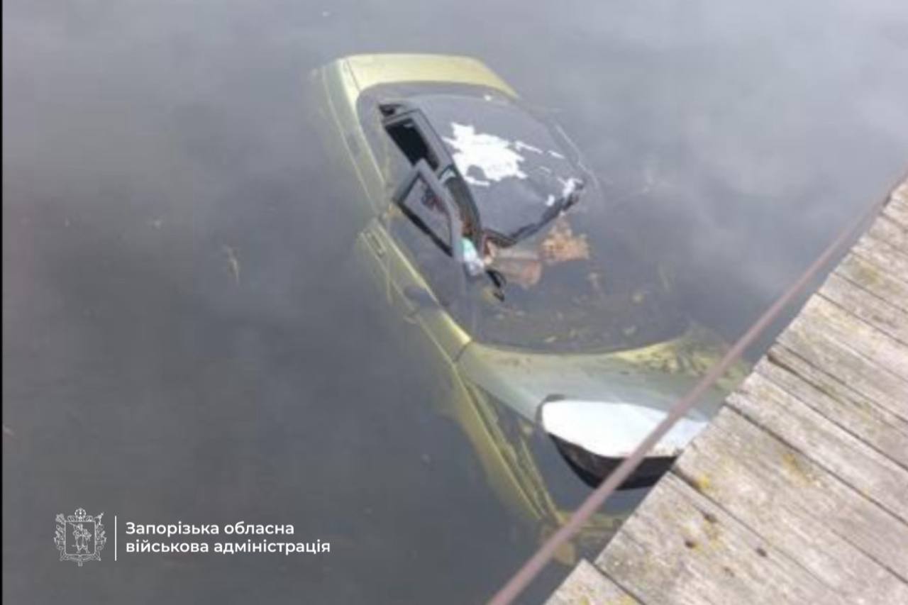 Авто вибухом відкинуло в річку між селами Таврійське та Юрківка