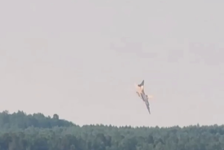 Стратегічний бомбардувальник-ракетоносій Ту-22М3 одразу після удару по Києву та Київській Лаврі – Бог шельму мітить