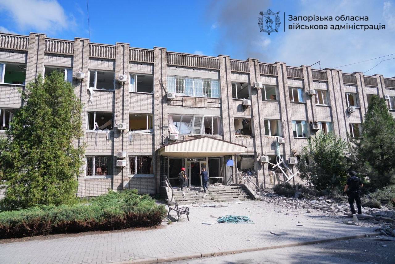 Запоріжжя, 10 липня 2026 - вул. Зелінського, 3-вул. Незалежної України, 56 після удару російським КАБом